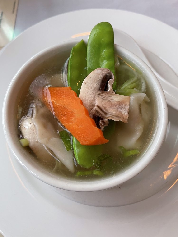 Order Wonton Soup food online from Eric's Restaurant store, San Francisco on bringmethat.com