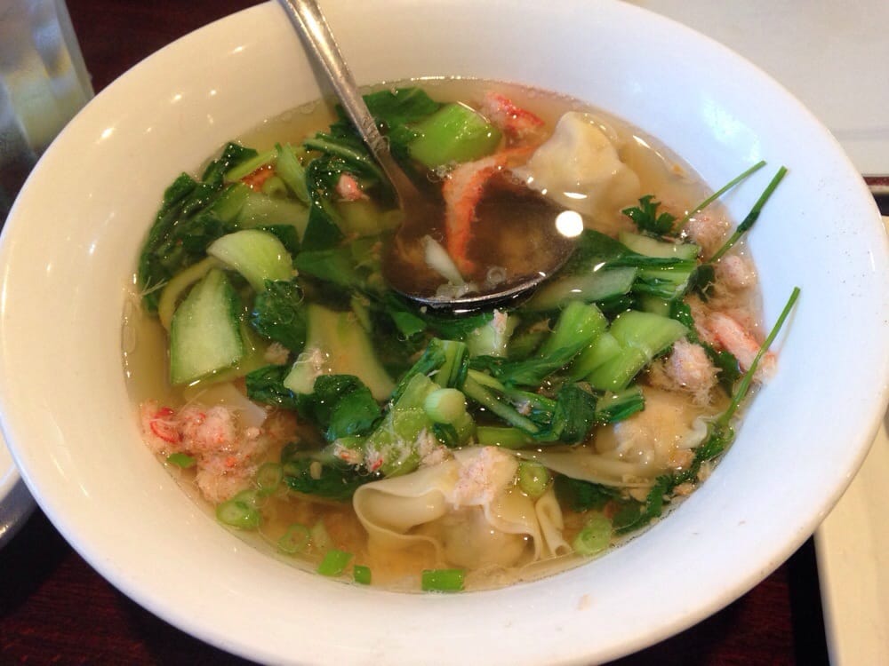 Order 16. Kiew Nam Phoo - Crab Wonton Soup food online from New Krung Thai store, San Jose on bringmethat.com