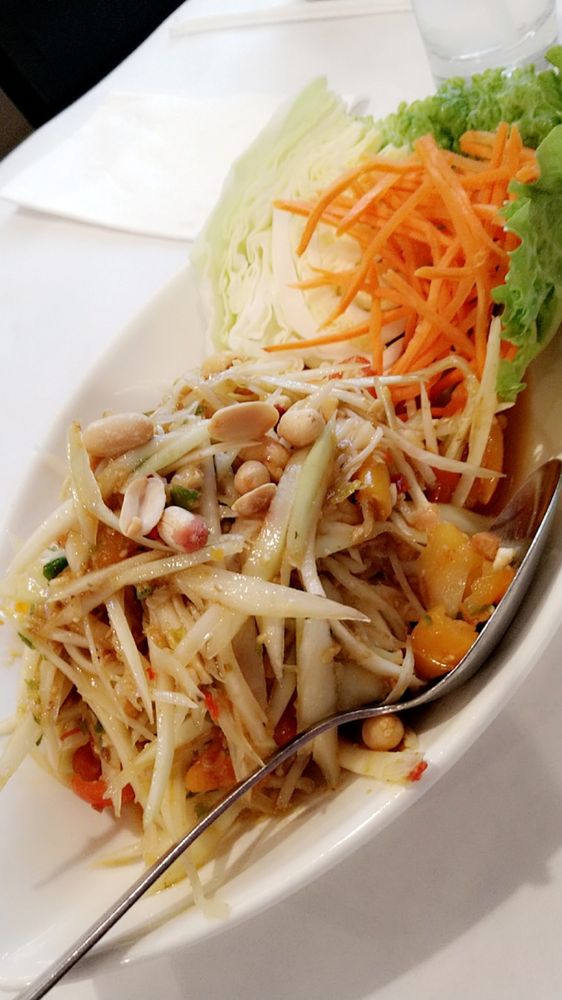 Order 30. Som Tum - Papaya Salad food online from New Krung Thai store, San Jose on bringmethat.com