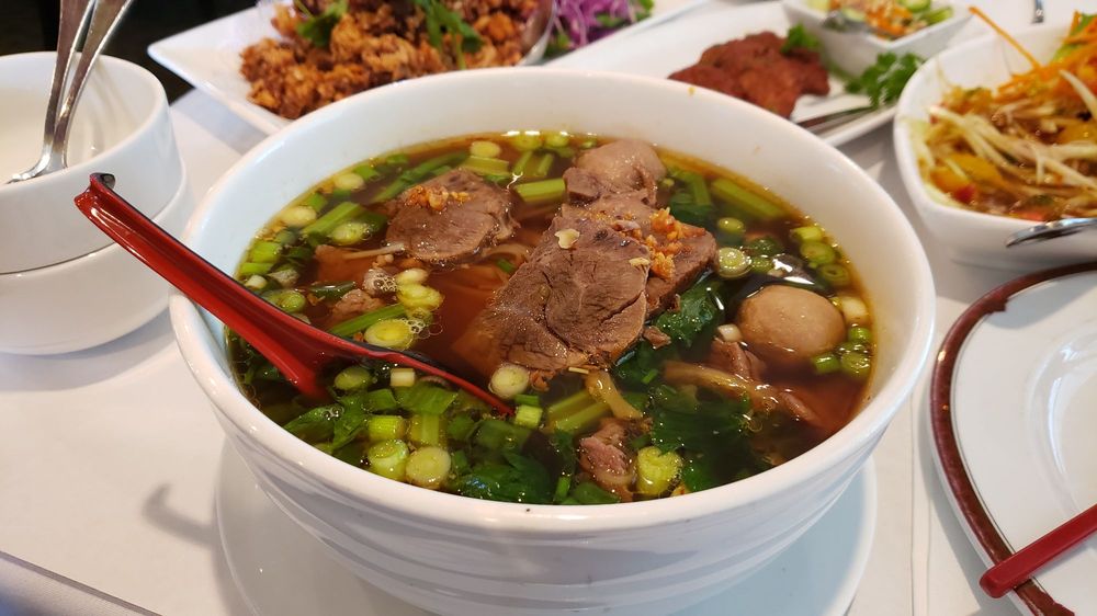 Order 47. Kwoey Tiew Nuea (with or w/o Broth) - Beef Noodle Soup food online from New Krung Thai store, San Jose on bringmethat.com