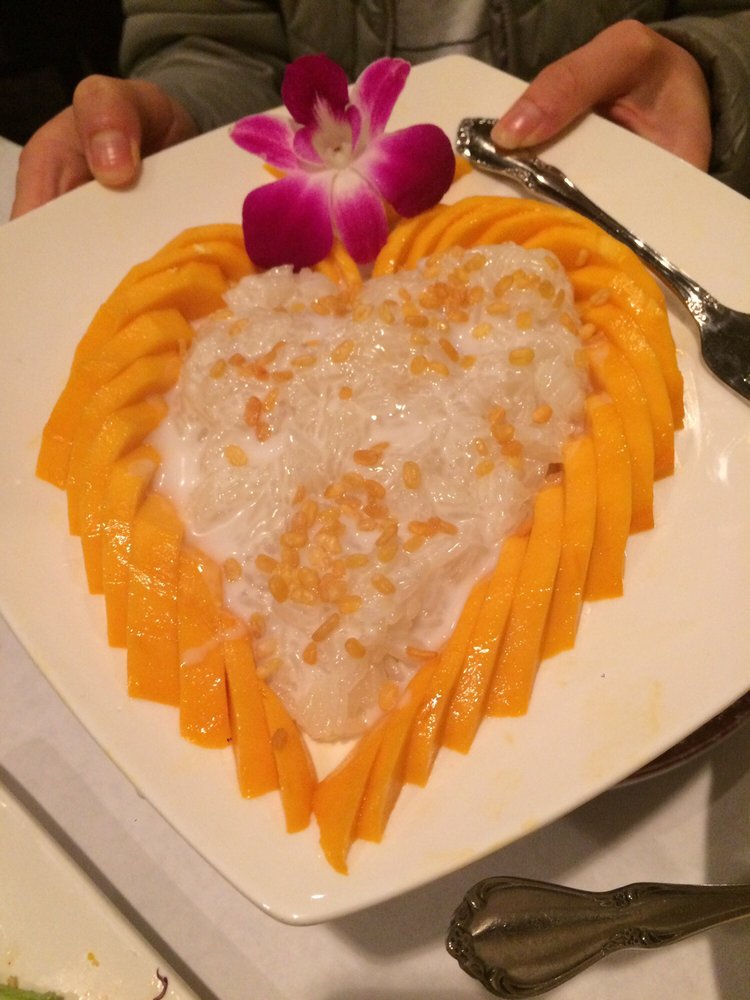Order Sweet Sticky Rice with Mango (House Specialty) Seasonal food online from New Krung Thai store, San Jose on bringmethat.com