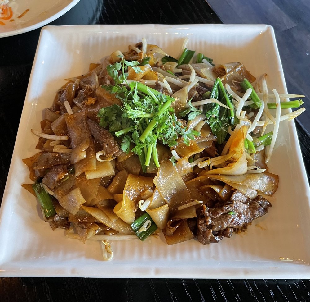 Order 50. BEEF & VEGETABLES food online from OB Noodle House store, San Diego on bringmethat.com