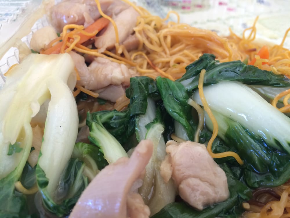 Order 6. Chicken Chow Mein food online from Szechuan Taste Restaurant store, San Francisco on bringmethat.com
