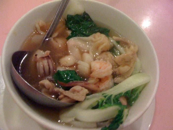 Order 1. House Special Wonton Soup food online from Szechuan Taste Restaurant store, San Francisco on bringmethat.com