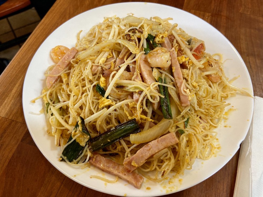 Order H8 Singapore Style Fried Rice Noodle food online from Tak Kee Lee store, San Francisco on bringmethat.com
