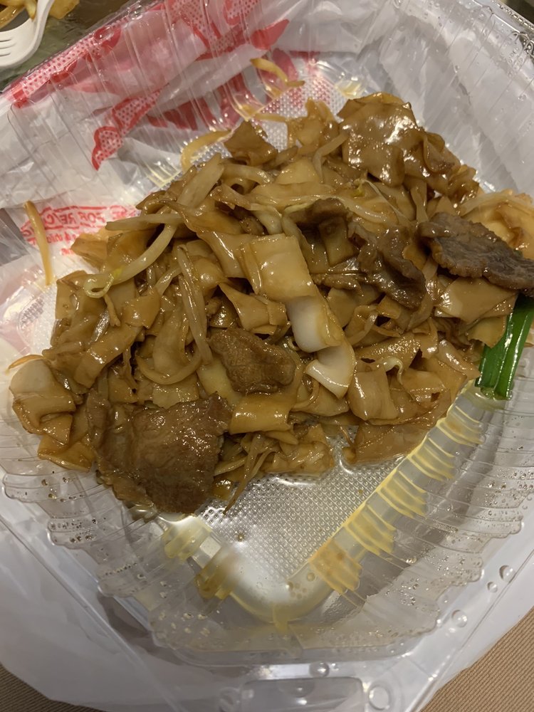 Order H3 Beef/Fried Flat Noodle food online from Tak Kee Lee store, San Francisco on bringmethat.com