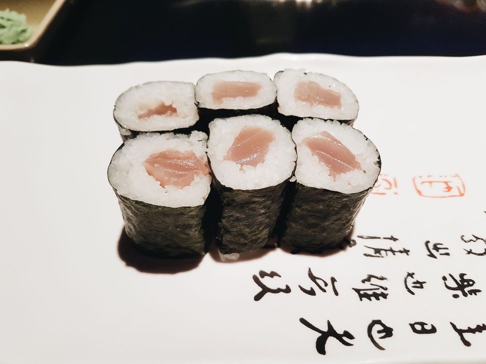 Order Albacore Maki food online from Arigato Sushi store, Sacramento on bringmethat.com