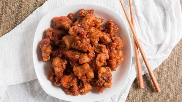 Order General Tso's Chicken food online from Beckys Chinese Restaurant store, Oakland on bringmethat.com