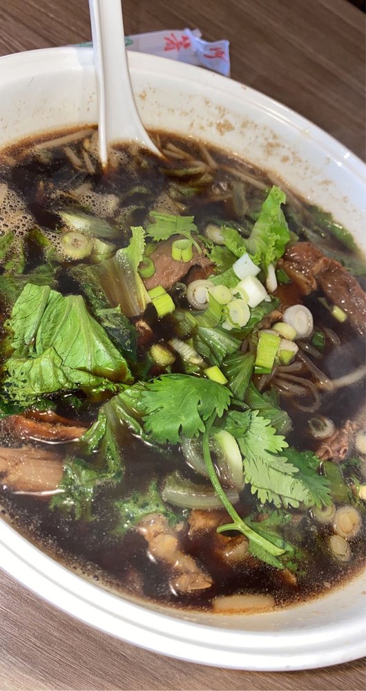 Order 46. DUCK NOODLE SOUP food online from Best Thai Cuisine store, Riverside on bringmethat.com