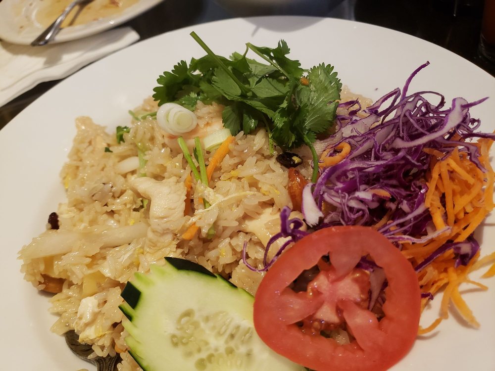 Order 51. PINEAPPLE FRIED RICE food online from Best Thai Cuisine store, Riverside on bringmethat.com