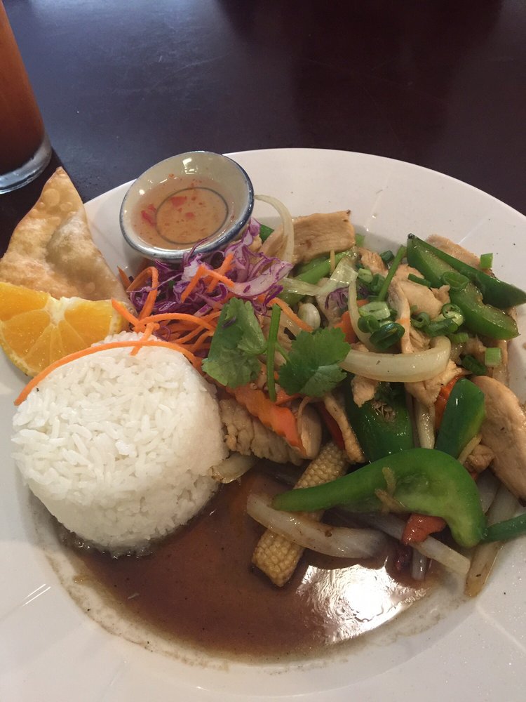 Order 69. GINGER DELIGHT food online from Best Thai Cuisine store, Riverside on bringmethat.com