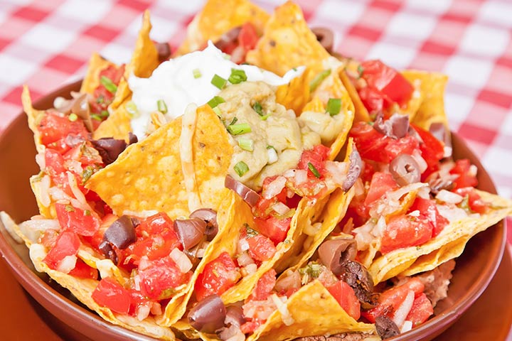 Order Mini Nachos(Kid) food online from Taqueria Mi Pueblo #3 store, Novato on bringmethat.com