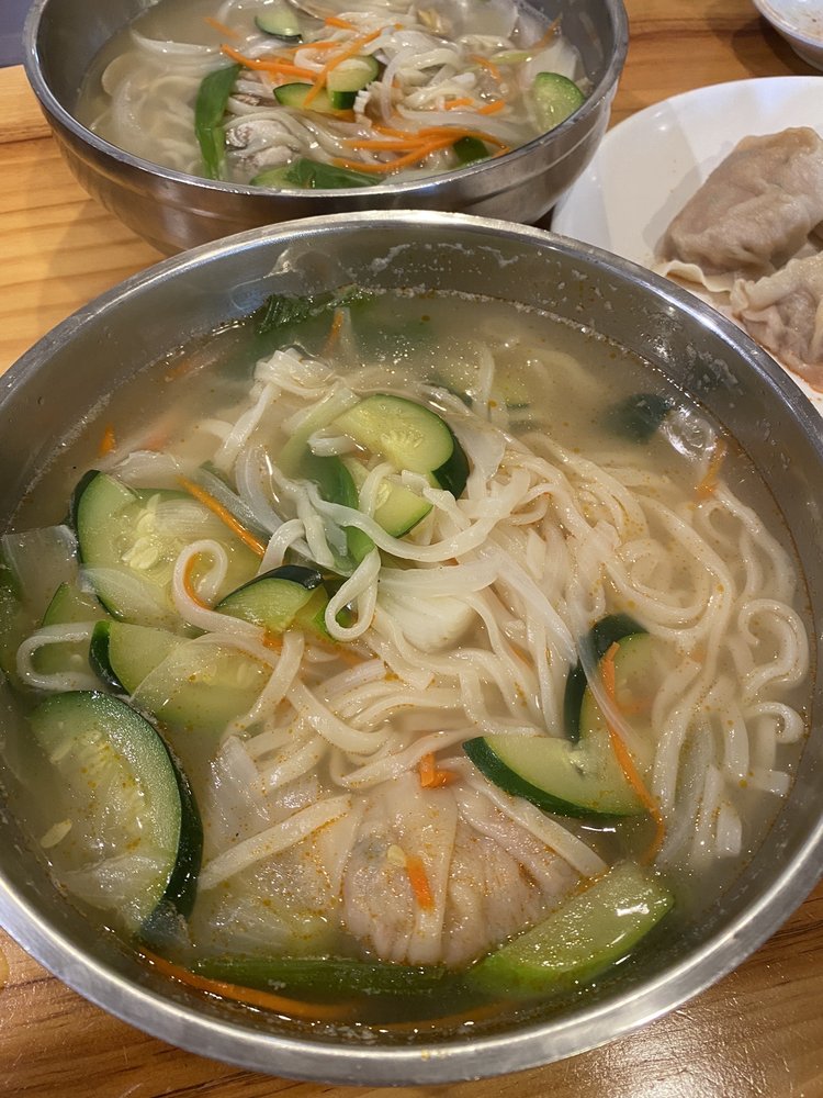 Order 12. Mandu  Kalguksu (Noodle with Dumpling) food online from Yuchun Restaurant store, Los Angeles on bringmethat.com