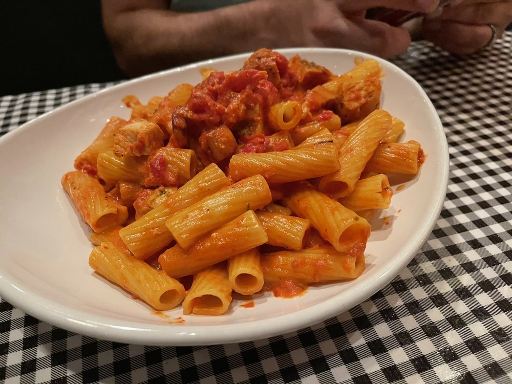 Order Rigatoni Alla Vodka food online from Centro Ristorante store, Fairfield on bringmethat.com