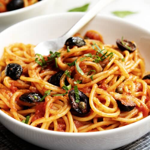 Order Linguine Con Vongole food online from Arturo's Ristorante store, Boca Raton on bringmethat.com