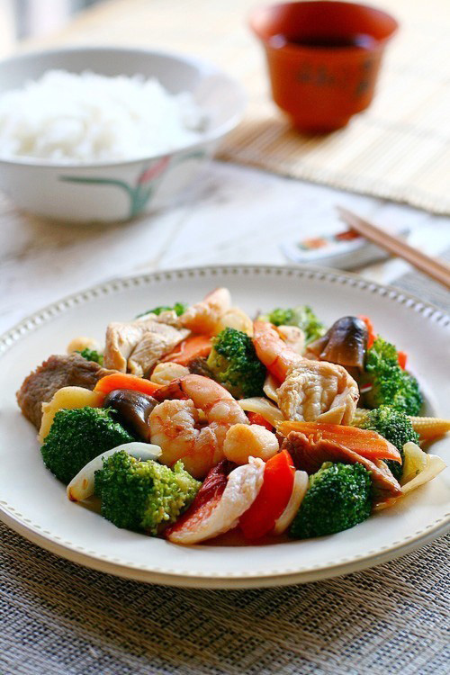 Order Happy Family food online from Panda Garden store, Stuart on bringmethat.com