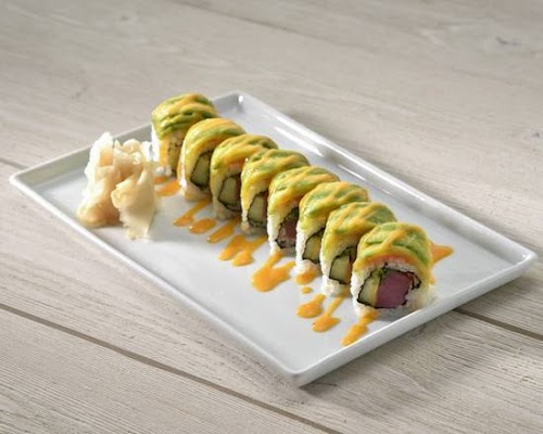 Order Crunchy Tuna Tartare Sushi Roll food online from Lan Pan-Asian Cafe store, Miami on bringmethat.com