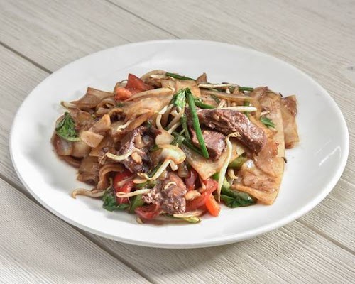 Order Flat Noodles - Beef food online from Lan Pan-Asian Cafe store, Miami on bringmethat.com