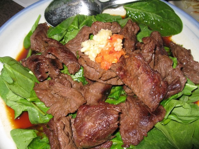 Order Garlic Beef Tataki food online from Lan Pan-Asian Cafe store, Miami on bringmethat.com
