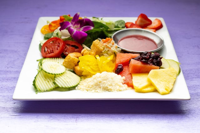 Order Fresh Spring Mix food online from Island Flavors and Tings store, Gulfport on bringmethat.com