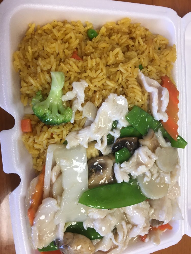 Order Moo Goo Gai Pan food online from New China store, Covington on bringmethat.com