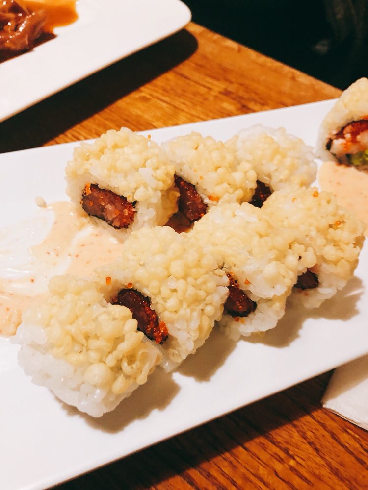 Order Tuna Roll food online from Sakura Japanese Restaurant store, Indianapolis on bringmethat.com