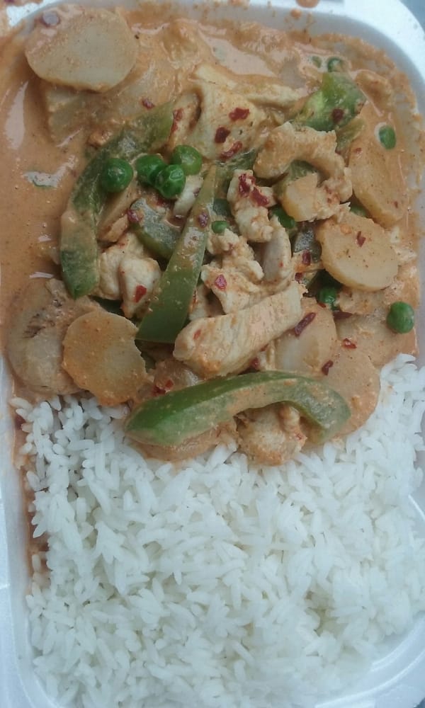 Order SP5 Gang Keaw Warn food online from Thai Garden Restaurant store, Ferndale on bringmethat.com
