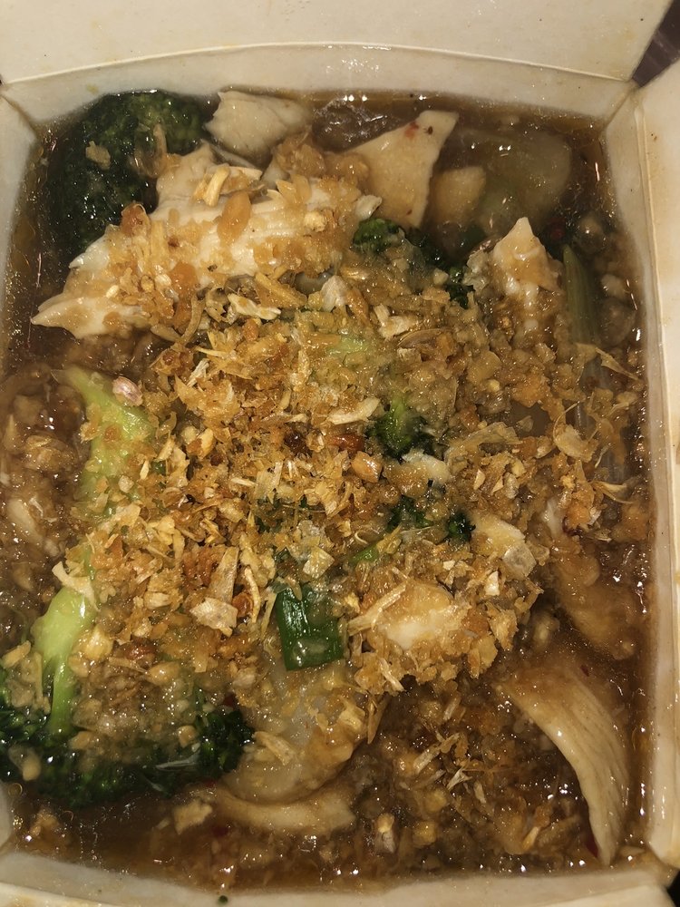 Order MD4 Pad Kra Tiem Prik Tai food online from Thai Star Restaurant store, Warren on bringmethat.com