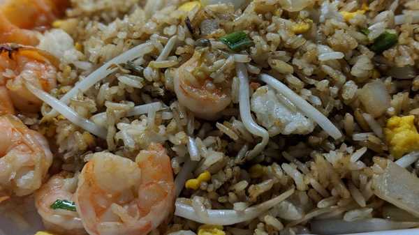 Order 14. Shrimp Fried Rice food online from Eatery store, Richmond on bringmethat.com