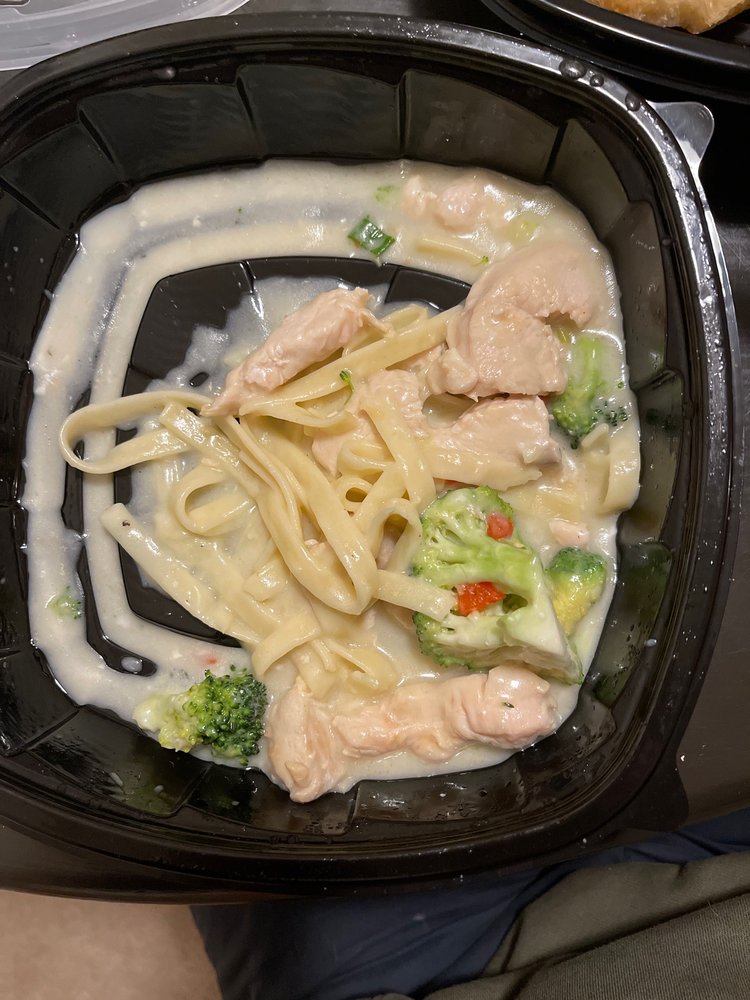 Order Chicken Broccoli Alfredo food online from Brick Street of Grand Blanc store, Grand Blanc on bringmethat.com