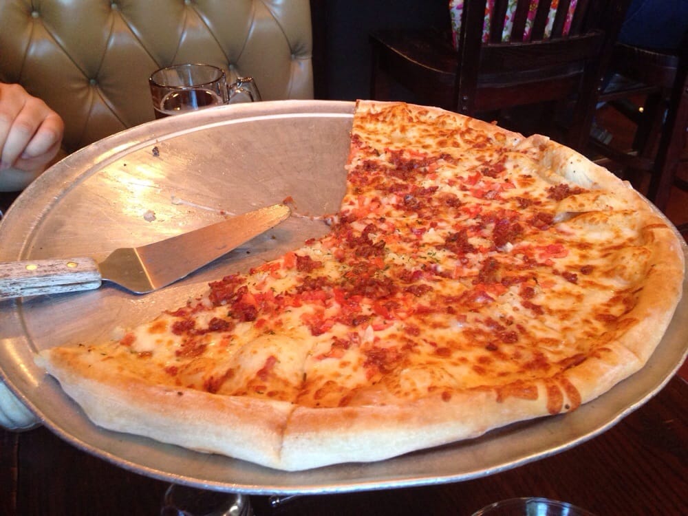 Order White Pizza food online from Brickhouse Tavern store, Newport News on bringmethat.com