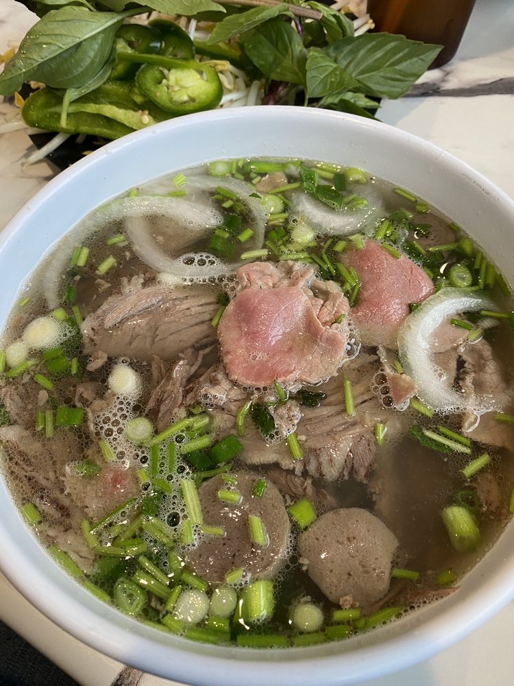 Order P1. Phở Sài Gòn đặc Biệt / Saigon Special food online from iPho by Saigon store, Saint Paul on bringmethat.com