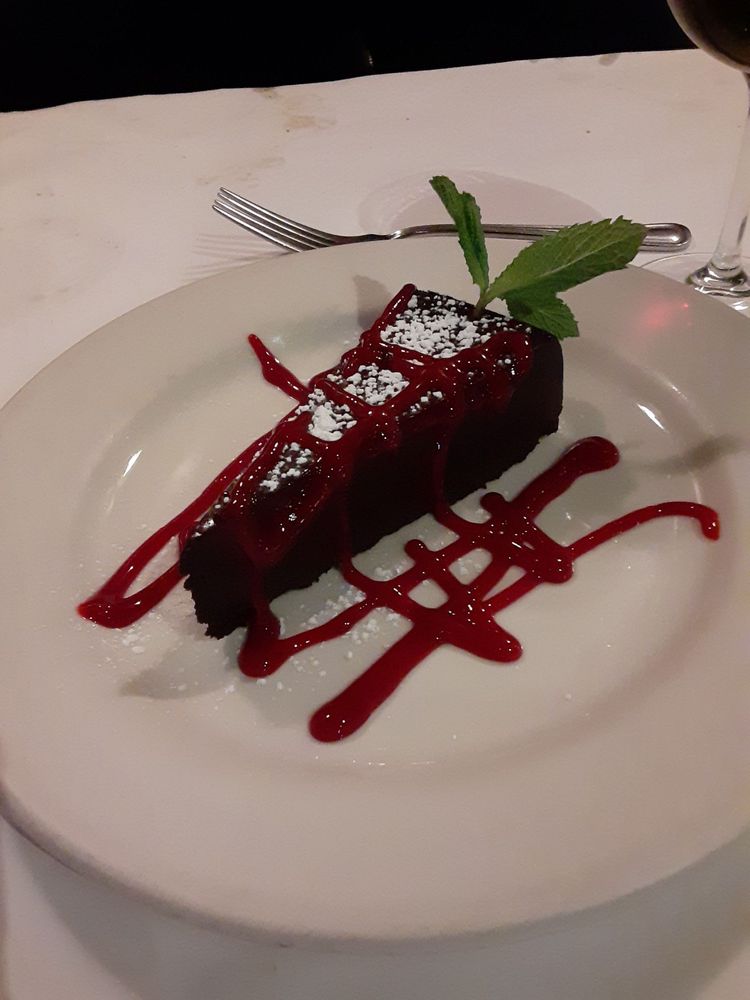 Order Chocolate Cake food online from Arezzo Ristorante store, Minneapolis on bringmethat.com