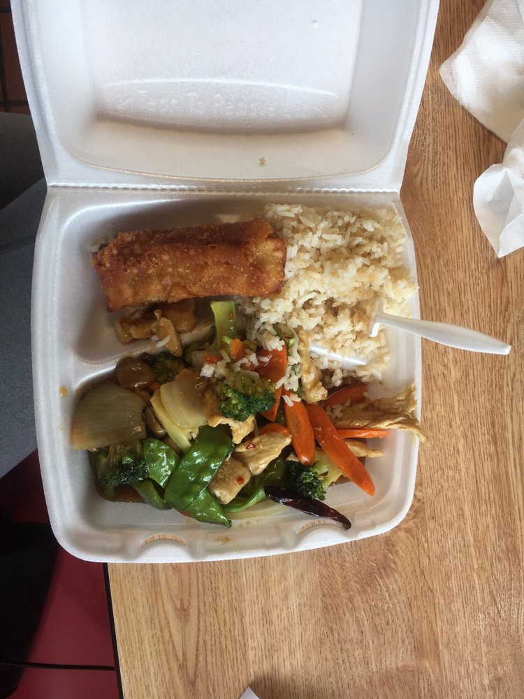 Order 25. Hunan Chicken food online from Hong Kong Inn Restaurant store, Springfield on bringmethat.com
