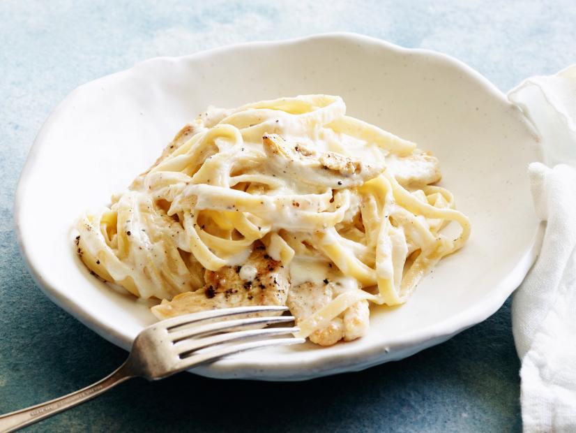 Order Chicken Fettuccine Alfredo food online from Central Station Grill store, Starkville on bringmethat.com