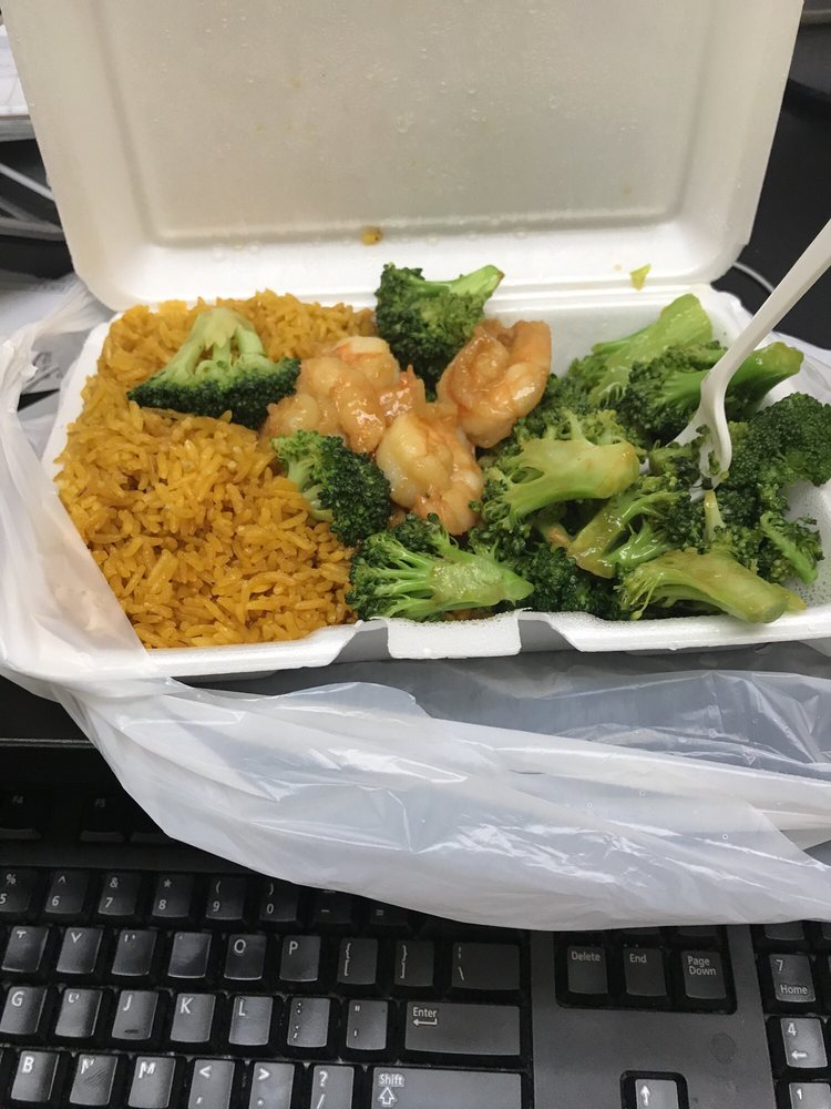 Order L19. Shrimp with Broccoli food online from China Moon store, Virginia Beach on bringmethat.com