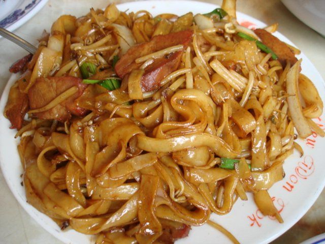 Order Pork Chow Foon food online from China Shanghai Chinese Restaurant store, Fairfax on bringmethat.com