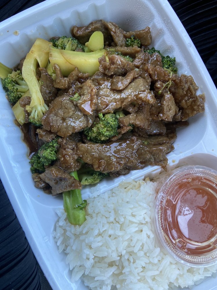 Order Kids' Beef and Broccoli food online from Phoenix Asian Cuisine store, Greensboro on bringmethat.com
