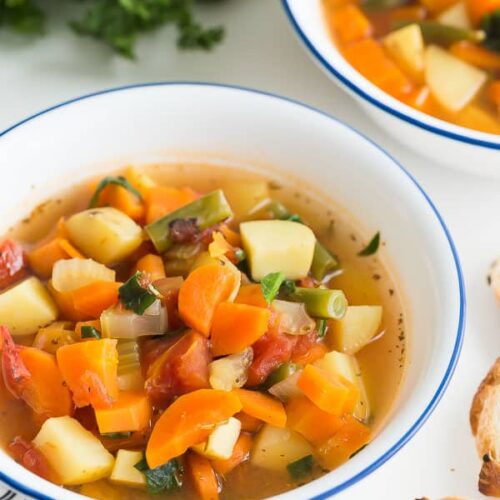 Order Vegetable Soup food online from China King Restaurant store, Wilmington on bringmethat.com