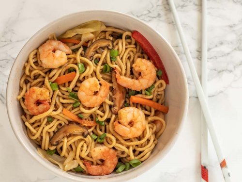 Order Shrimp Lo Mein food online from China King Restaurant store, Wilmington on bringmethat.com