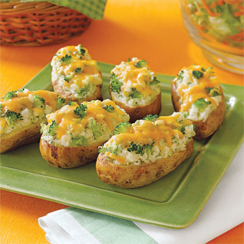 Order Broccoli & Cheese Baked Potato | Lunch food online from Famous Dave's store, Fargo on bringmethat.com