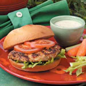 Order Cajun Chicken Sandwich food online from Famous Dave's store, Fargo on bringmethat.com