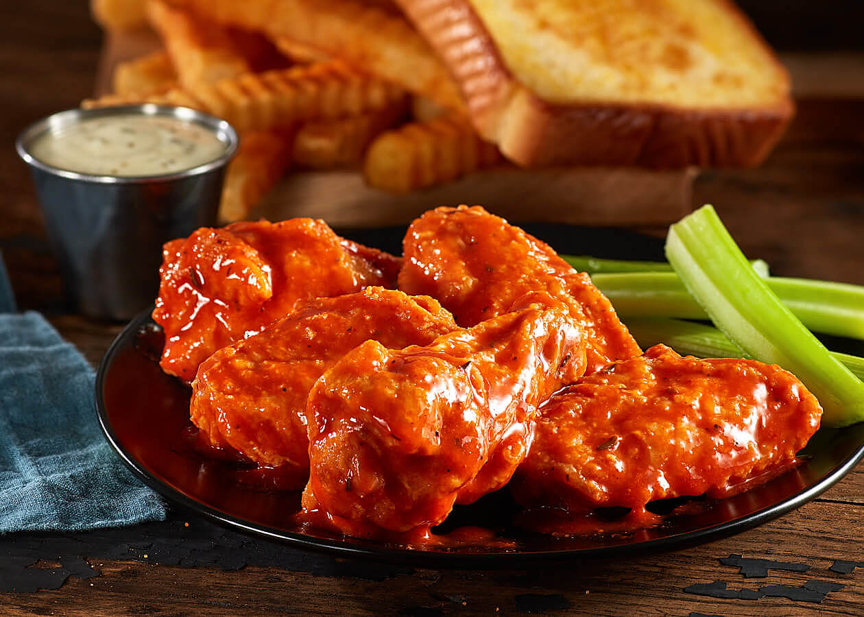 Order 10 Wings food online from Guiseppe's of Chenango Bridge store, Binghamton on bringmethat.com