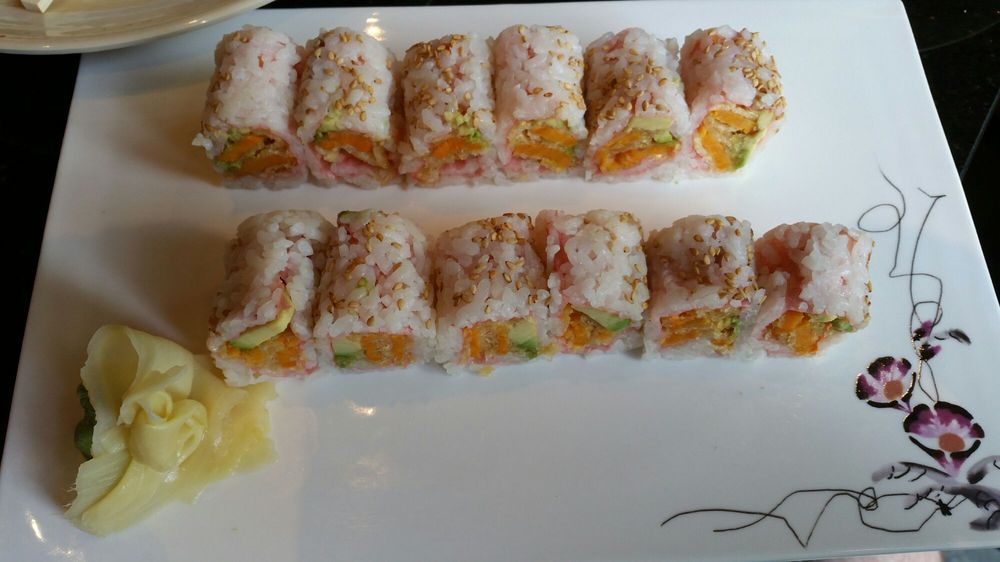 Order Sweet Potato Roll food online from Momiji store, Rhinebeck on bringmethat.com