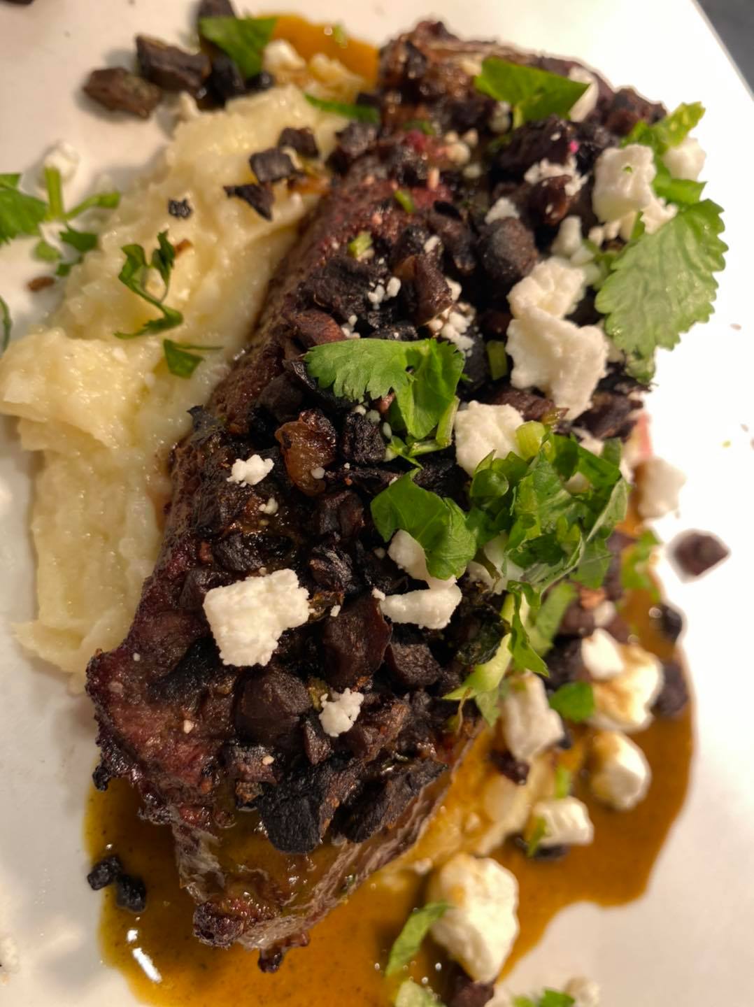 Order Bistec Con Hongos food online from La Puerta Azul store, Salt Point on bringmethat.com