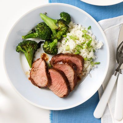 Order Roast Pork with Broccoli food online from Chinatown restaurant torrington Connecticut store, Torrington on bringmethat.com