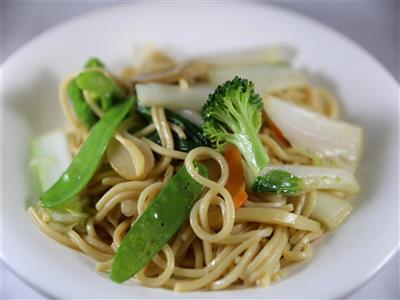 Order Vegetable Lo Mein food online from Chinatown restaurant torrington Connecticut store, Torrington on bringmethat.com