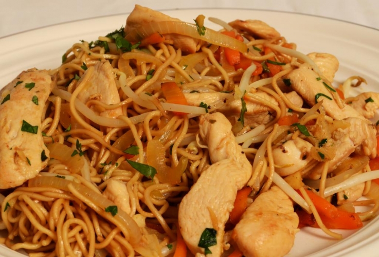 Order Chicken Chow Mein food online from Chinatown restaurant torrington Connecticut store, Torrington on bringmethat.com