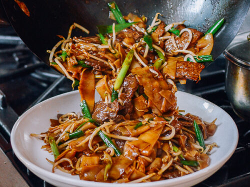 Order Beef Chow Mei Fun food online from Chinatown restaurant torrington Connecticut store, Torrington on bringmethat.com