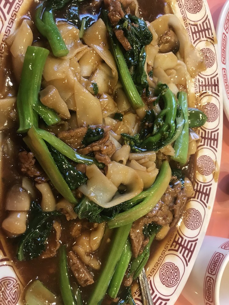 Order Beef Chow Fun with Choy Sum & Gravy food online from David's Mai Lai Wah store, Philadelphia on bringmethat.com